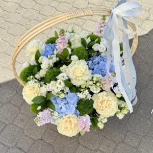 Kosz kwiatowy Bleu au Jardin